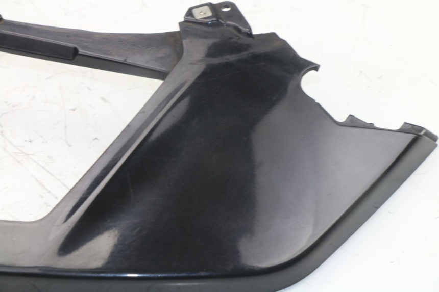 photo de JONCTION CARENAGE ARRIERE SUPERIEUR PIAGGIO X10 500 (2012 - 2018)