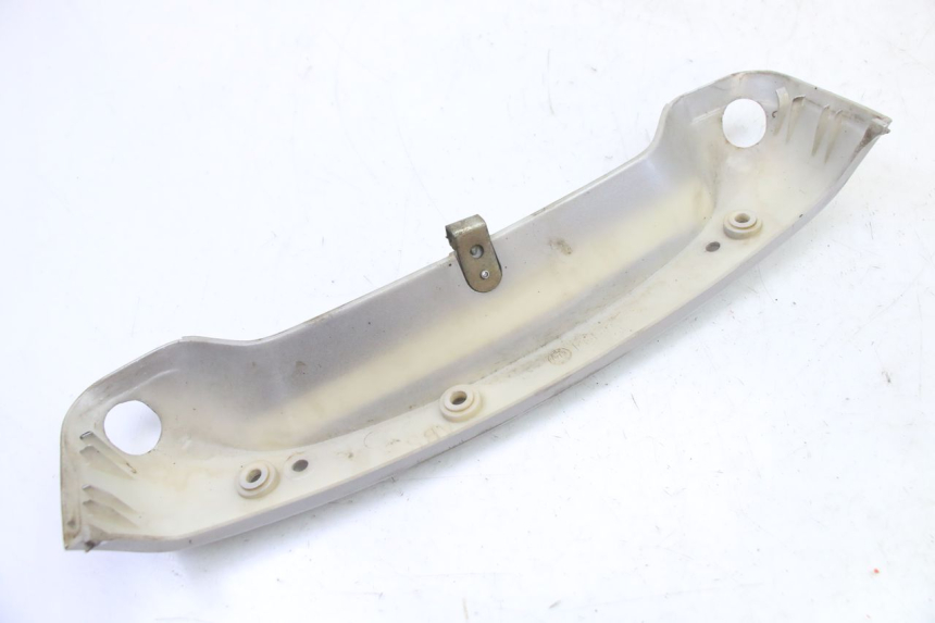 photo de JONCTION CARENAGE ARRIERE SUPERIEUR PIAGGIO SUPER LX 125 (2000 - 2003)