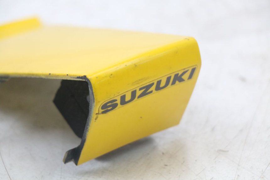 photo de JONCTION CARENAGE ARRIERE SUPERIEUR SUZUKI GS F 500 (2004 - 2007)