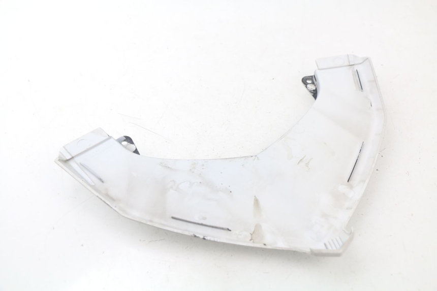 photo de JONCTION CARENAGE ARRIERE SUPERIEUR YAMAHA XMAX X-MAX ABS 125 (2014 - 2016) - Zoom état d’usage