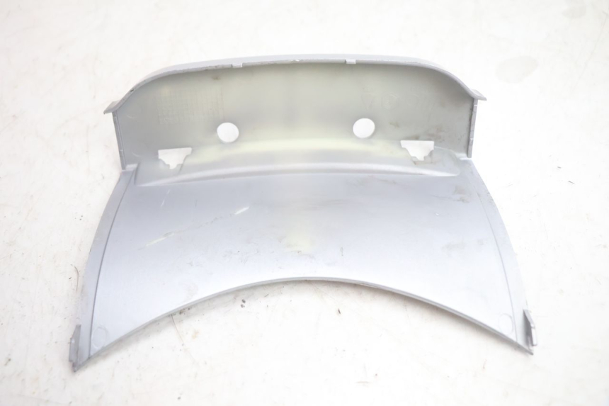 photo de JONCTION CARENAGE ARRIERE SUPERIEUR PIAGGIO X8 STREET 125 (2006 - 2007) - Points de fixation