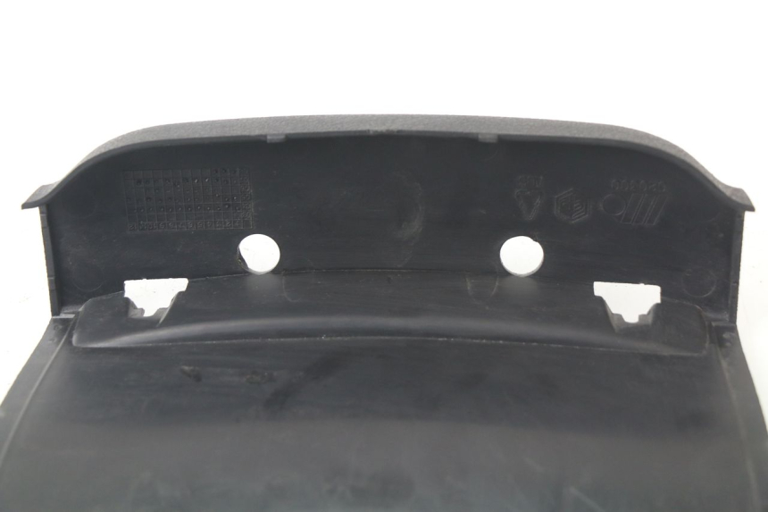 photo de JONCTION CARENAGE ARRIERE SUPERIEUR PIAGGIO XEVO X-EVO 250 (2007 - 2012)