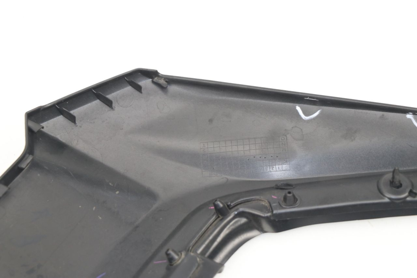photo de JONCTION CARENAGE ARRIERE SUPERIEUR YAMAHA YP T-MAX TMAX 530 (2017 - 2020)