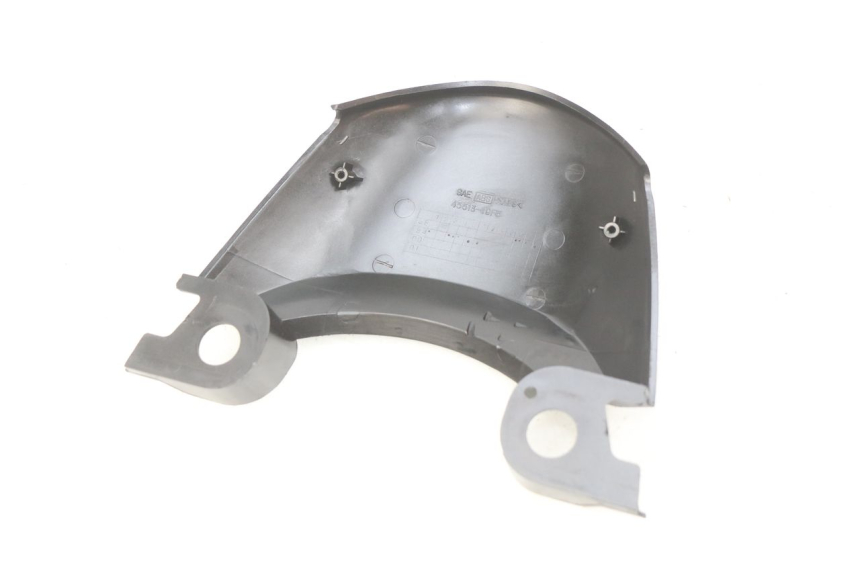 photo de JONCTION CARENAGE ARRIERE SUZUKI SV N 650 (1999 - 2002)