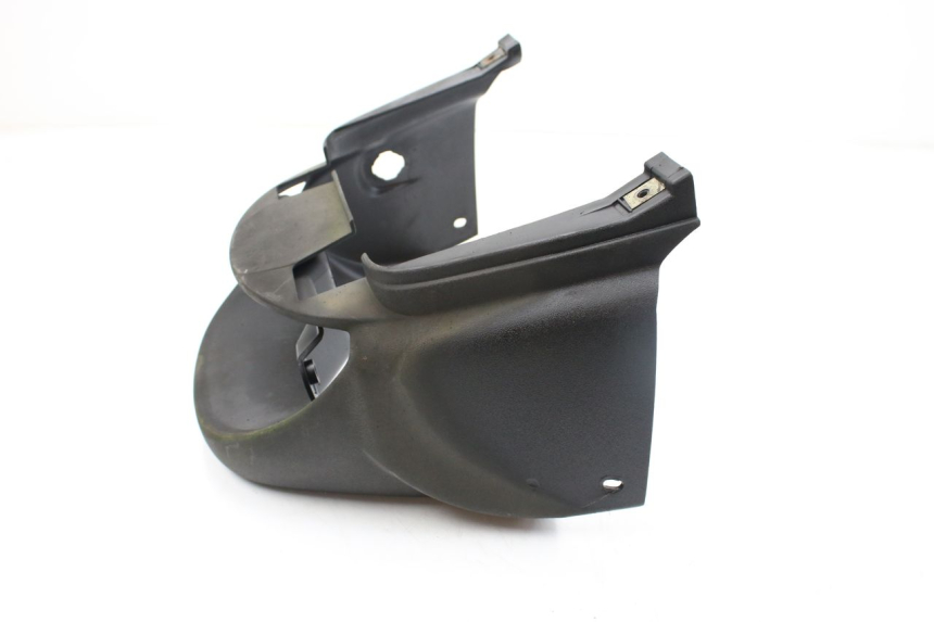 photo de JONCTION CARENAGE ARRIERE PEUGEOT TKR TREKKER FURIOUS 50 (2005 - 2014) - Gros plan technique