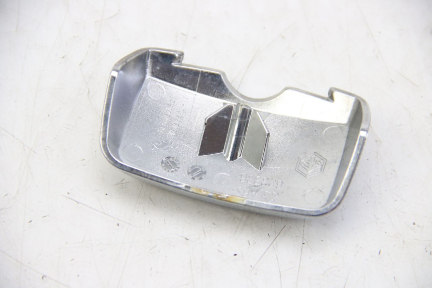 photo de JONCTION CARENAGE ARRIERE PIAGGIO VESPA GTS SUPER IE 125 (2009 - 2016)