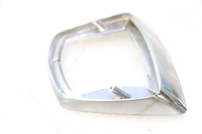photo de JONCTION CARENAGE ARRIERE PIAGGIO VESPA S 2T 50 (2007 - 2014) - Détail de la pièce
