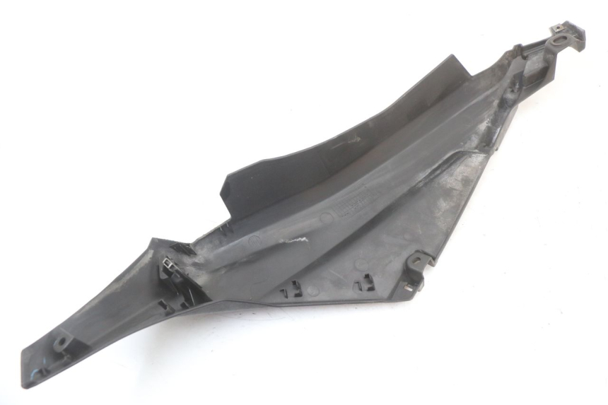 photo de JONCTION CARENAGE ARRIERE YAMAHA XMAX X-MAX ABS 125 (2017 - 2020)