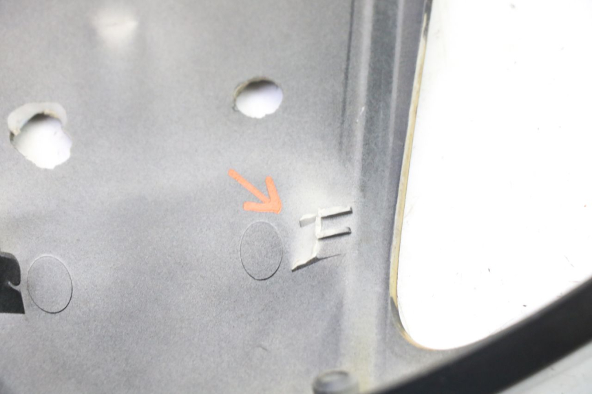 photo de JONCTION CARENAGE ARRIERE YAMAHA XMAX X-MAX 125 (2006 - 2009)