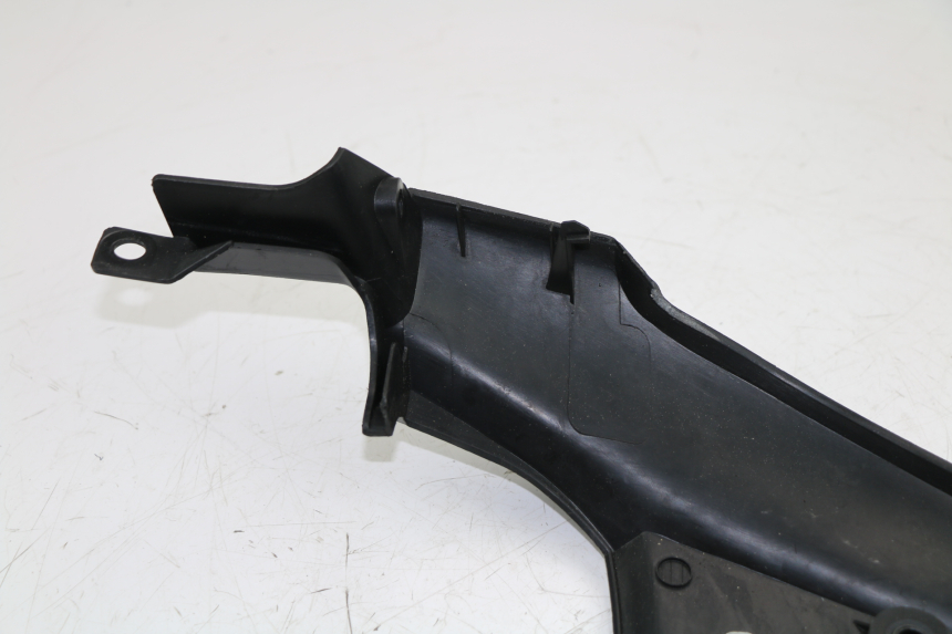 photo de JONCTION CARENAGE ARRIERE HONDA XLV VARADERO 125 (2000 - 2006)