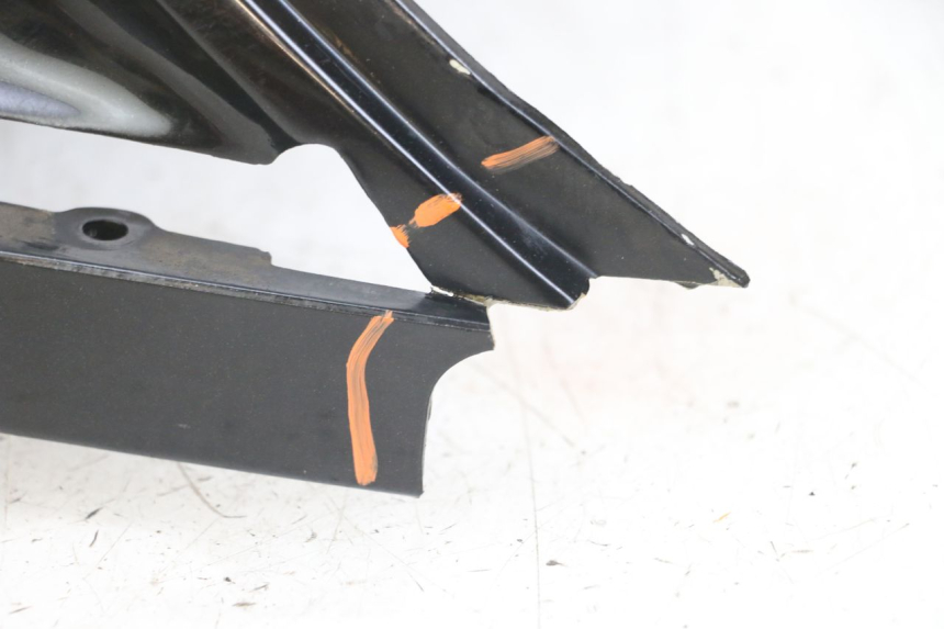 photo de JONCTION CARENAGE ARRIERE YAMAHA FJ 3CX 1200 (1986 - 1996)