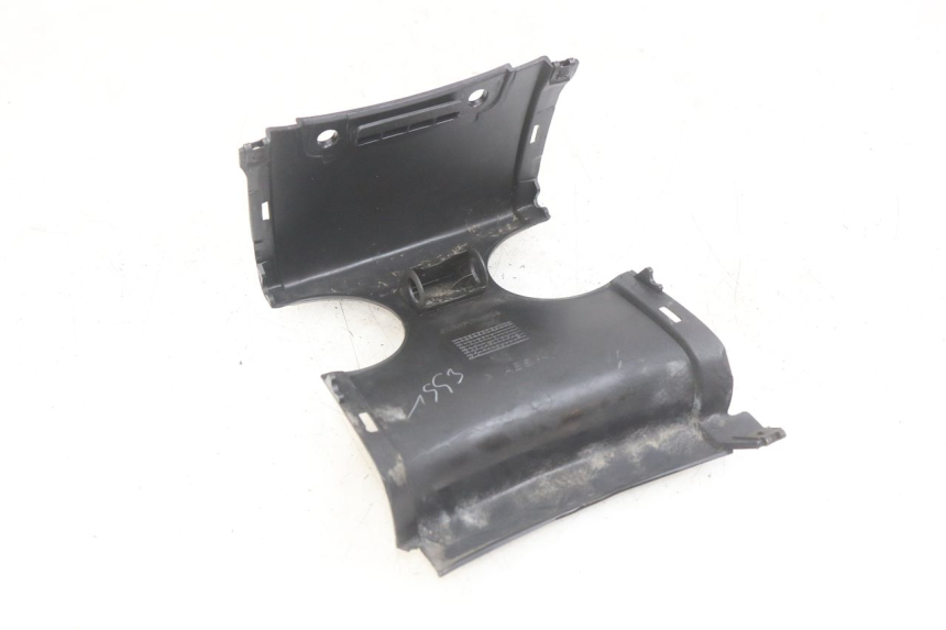 photo de JONCTION CARENAGE ARRIERE YAMAHA YP MAJESTY 125 (2007 - 2010)