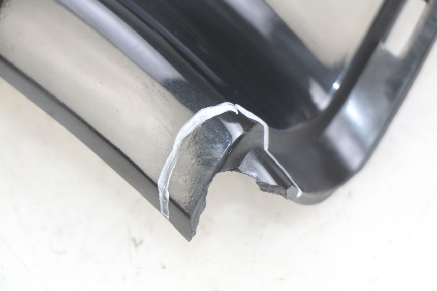 photo de JONCTION CARENAGE ARRIERE YAMAHA YP MAJESTY 125 (2007 - 2010)