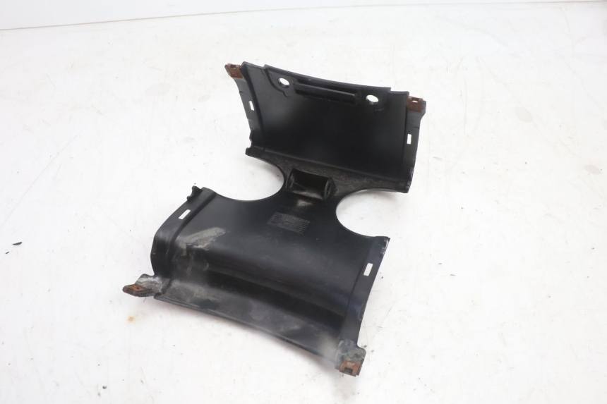 photo de JONCTION CARENAGE ARRIERE YAMAHA YP MAJESTY 125 (2007 - 2010) - Gros plan technique