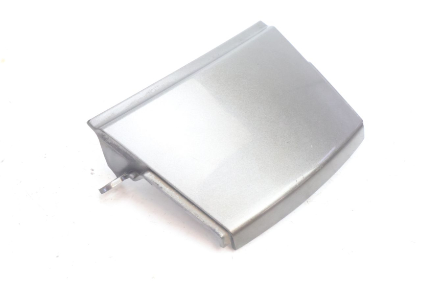 photo de JONCTION CARENAGE ARRIERE KAWASAKI ZZR 600 (1995 - 2004) - Vue principale