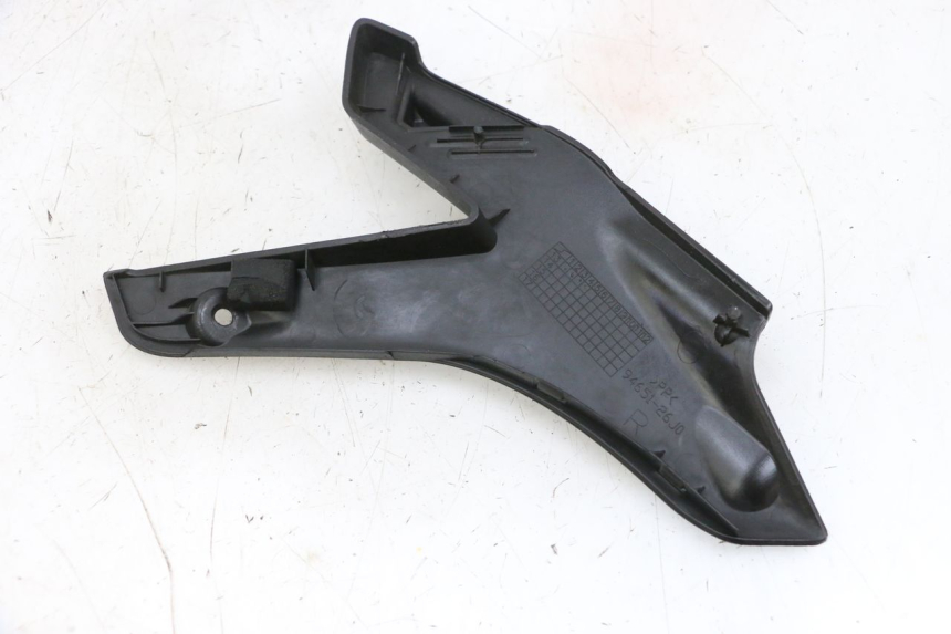 photo de JONCTION CARENAGE AVANT SUZUKI BURGMAN 650 (2013 - 2020)