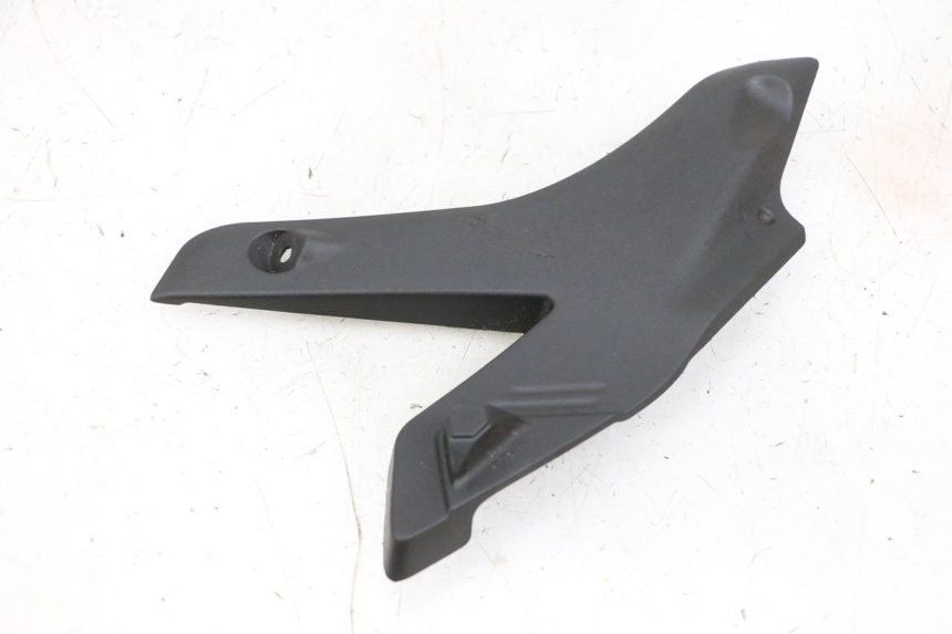 photo de JONCTION CARENAGE AVANT SUZUKI BURGMAN 650 (2013 - 2020)