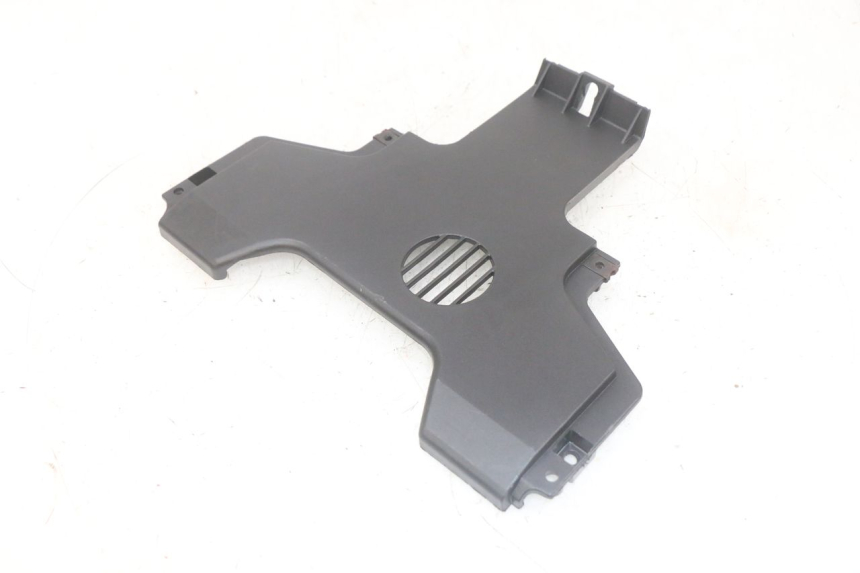 photo de JONCTION CARENAGE AVANT INF PIAGGIO MP3 HPE 300 (2019 - 2026) - Autre angle de vue