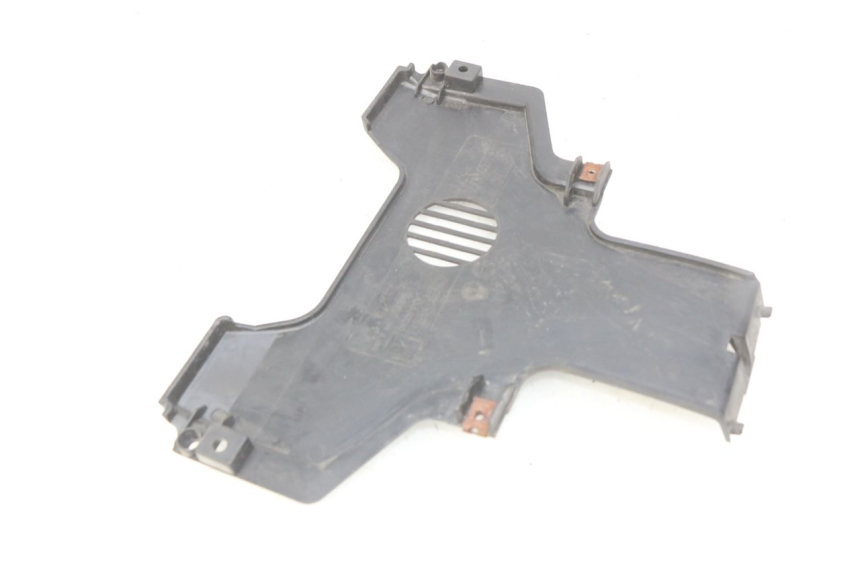 photo de JONCTION CARENAGE AVANT INF PIAGGIO MP3 LT 300 (2010 - 2016) - Zoom état d’usage