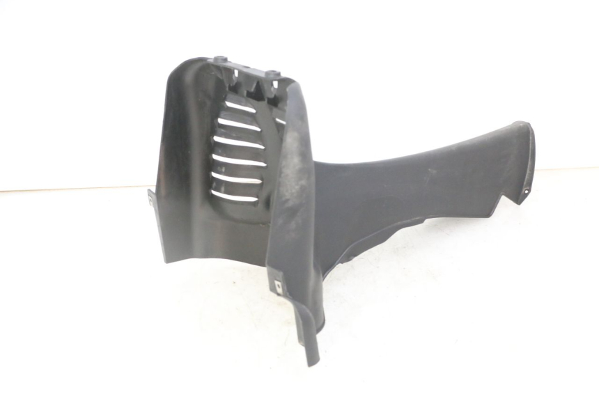 photo de JONCTION CARENAGE AVANT INF PIAGGIO MP3 LT 300 (2010 - 2016)