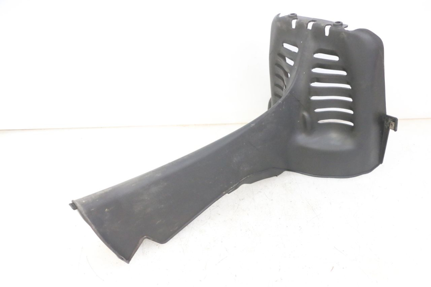 photo de JONCTION CARENAGE AVANT INF PIAGGIO MP3 LT 300 (2010 - 2016)
