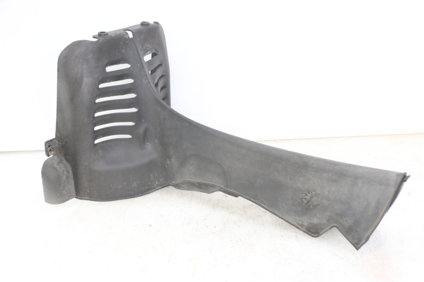 photo de JONCTION CARENAGE AVANT INF PIAGGIO MP3 LT 400 (2007 - 2012)