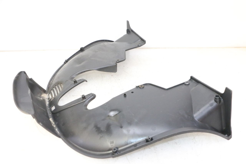 photo de JONCTION CARENAGE AVANT INF PIAGGIO MP3 LT 300 (2010 - 2016) - Zoom état d’usage