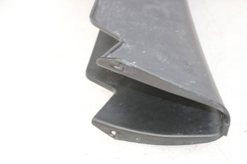 photo de JONCTION CARENAGE AVANT INF PIAGGIO MP3 RL 250 (2007 - 2010)