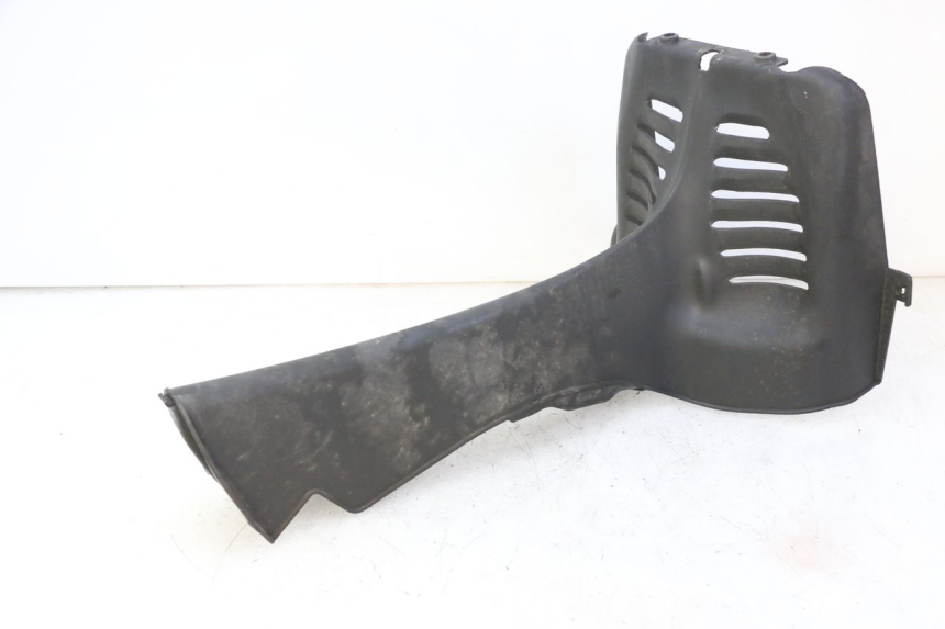 photo de JONCTION CARENAGE AVANT INF PIAGGIO MP3 RL 250 (2007 - 2010)