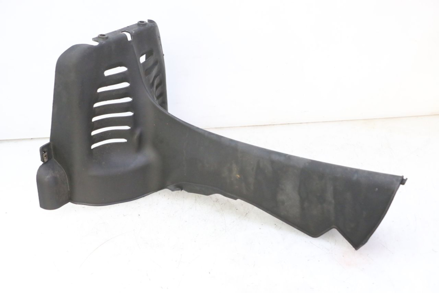 photo de JONCTION CARENAGE AVANT INF PIAGGIO MP3 RL 250 (2007 - 2010)