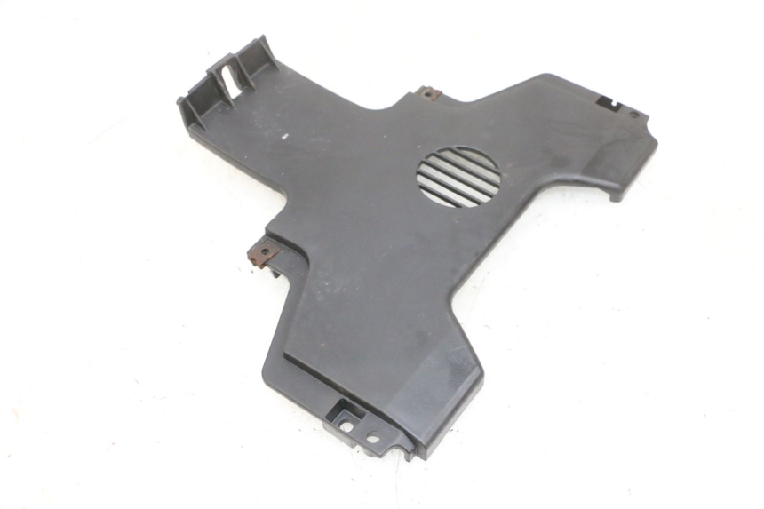 photo de JONCTION CARENAGE AVANT INF PIAGGIO MP3 500 (2016 - 2018) - Vue principale