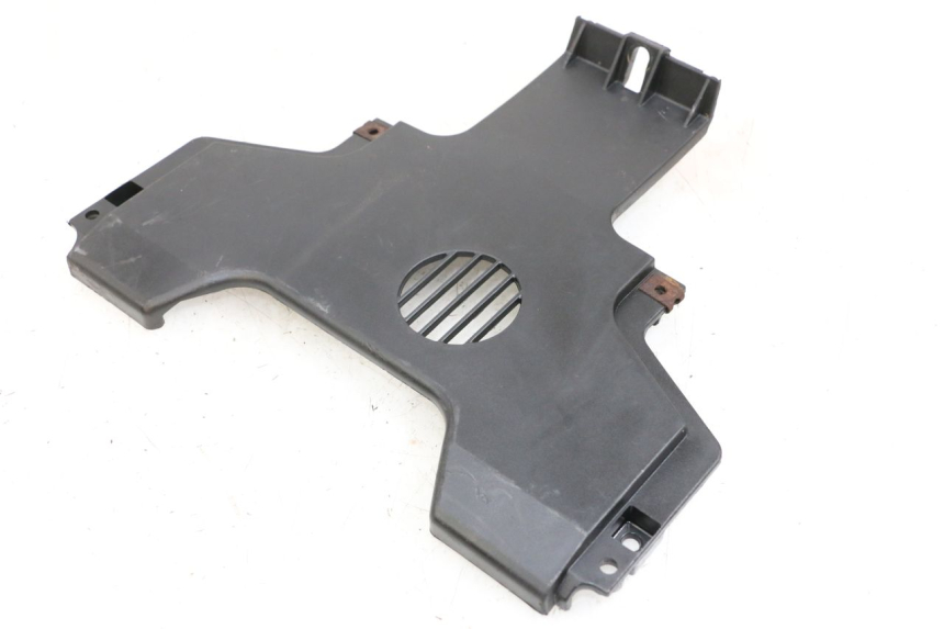 photo de JONCTION CARENAGE AVANT INF PIAGGIO MP3 500 (2011 - 2015)