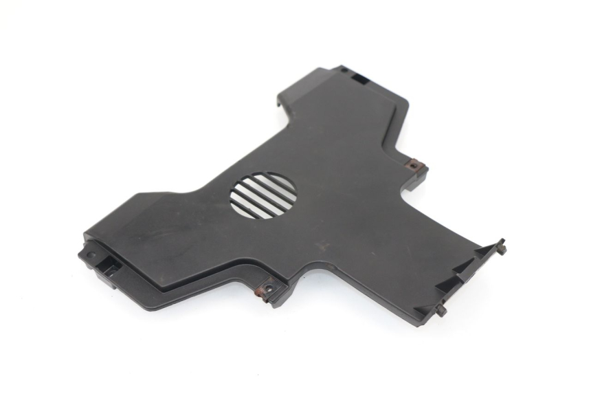 photo de JONCTION CARENAGE AVANT INF PIAGGIO MP3 500 (2011 - 2015)