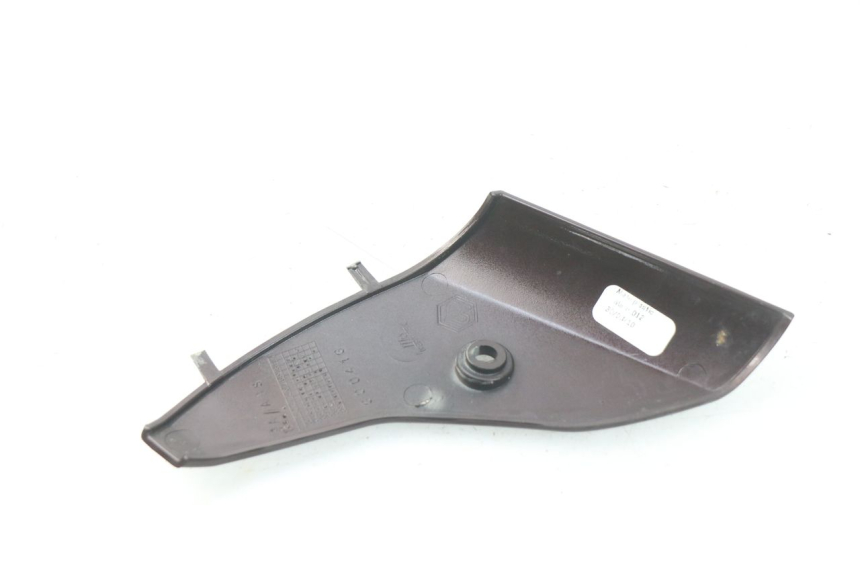 photo de JONCTION CARENAGE AVANT INF PIAGGIO VESPA LX IE 125 (2010 - 2012)