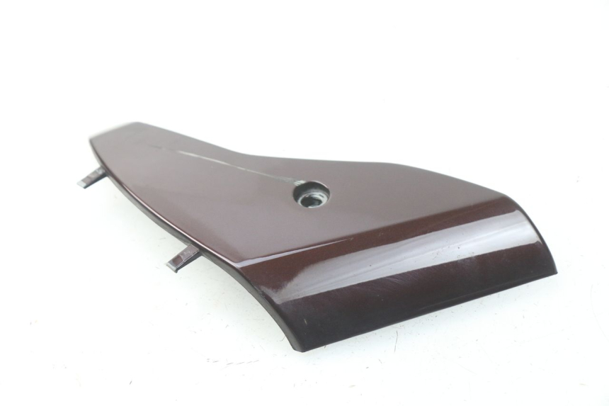 photo de JONCTION CARENAGE AVANT INF PIAGGIO VESPA LX IE 125 (2010 - 2012)