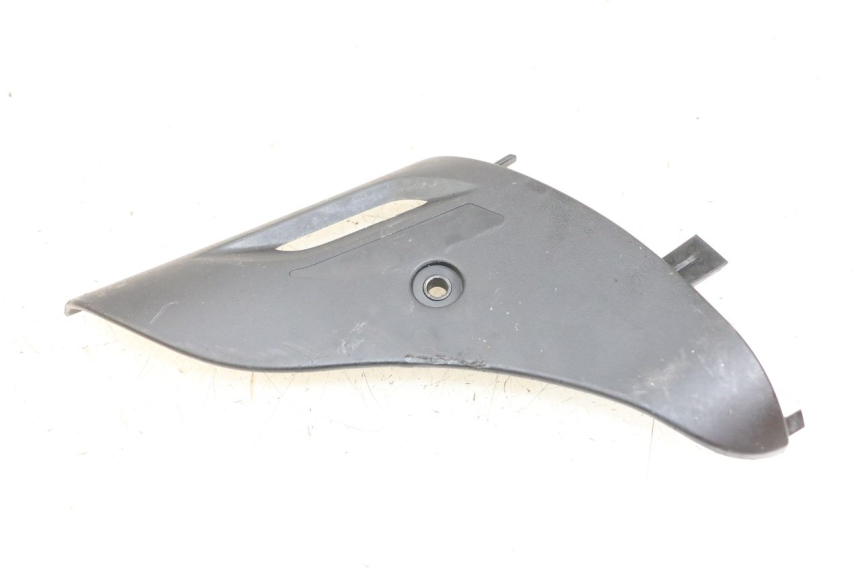 photo de JONCTION CARENAGE AVANT INF PIAGGIO VESPA PRIMAVERA 4T 50 (2021 - 2024)