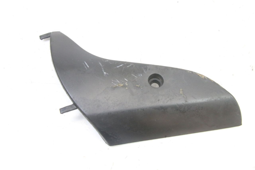 photo de JONCTION CARENAGE AVANT INF PIAGGIO VESPA S 2T 50 (2007 - 2014)