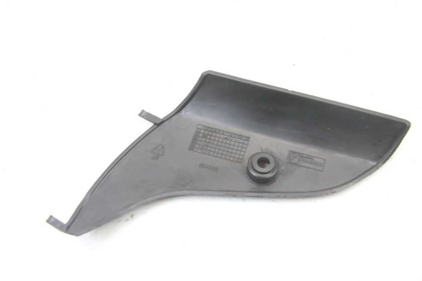 photo de JONCTION CARENAGE AVANT INF PIAGGIO VESPA S 2T 50 (2007 - 2014)