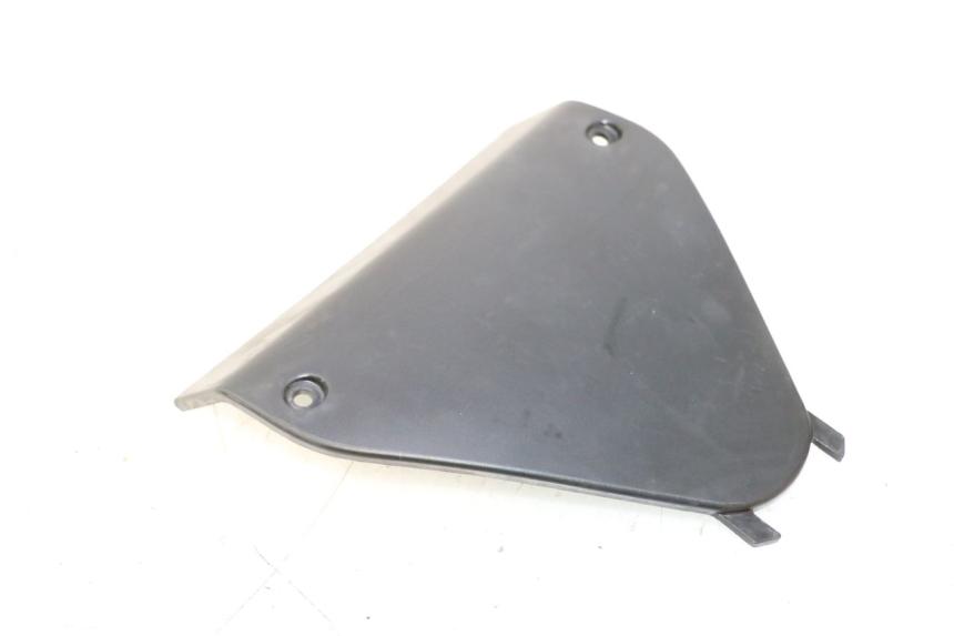 photo de JONCTION CARENAGE AVANT INF HONDA ST PAN EUROPEAN 1100 (1990 - 2002) - Vue principale