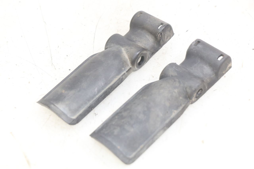 photo de JONCTION CARENAGE AVANT INF PEUGEOT TREKKER 50 (1998 - 2004)