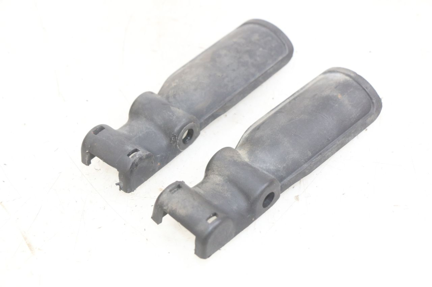 photo de JONCTION CARENAGE AVANT INF PEUGEOT TREKKER 50 (1998 - 2004)