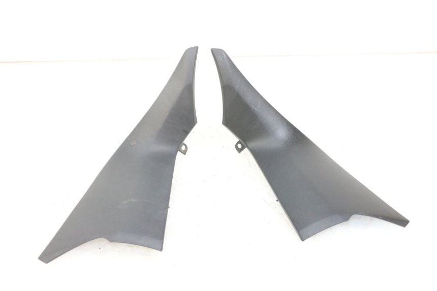 photo de JONCTION CARENAGE AVANT INF YAMAHA XMAX X-MAX ABS 125 (2017 - 2020)