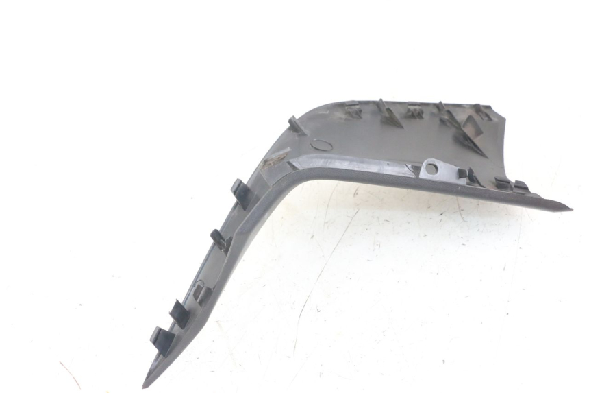 photo de JONCTION CARENAGE AVANT INF YAMAHA XMAX X-MAX ABS 125 (2017 - 2020)