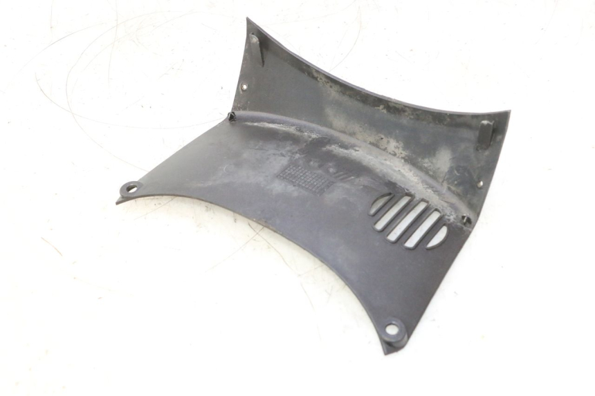 photo de JONCTION CARENAGE AVANT INF PIAGGIO X8 STREET 125 (2006 - 2007) - Autre angle de vue