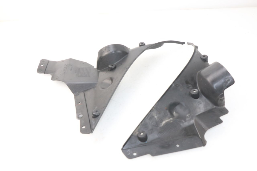 photo de JONCTION CARENAGE AVANT INF YAMAHA FJR ABS 1300 (2006 - 2012)