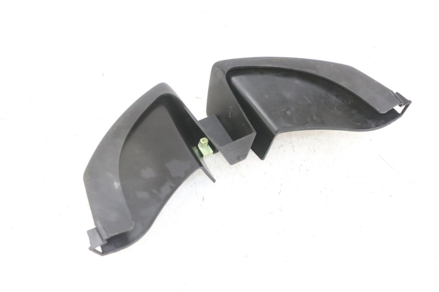 photo de JONCTION CARENAGE AVANT PEUGEOT JET FORCE CARBU 50 (2003 - 2016)