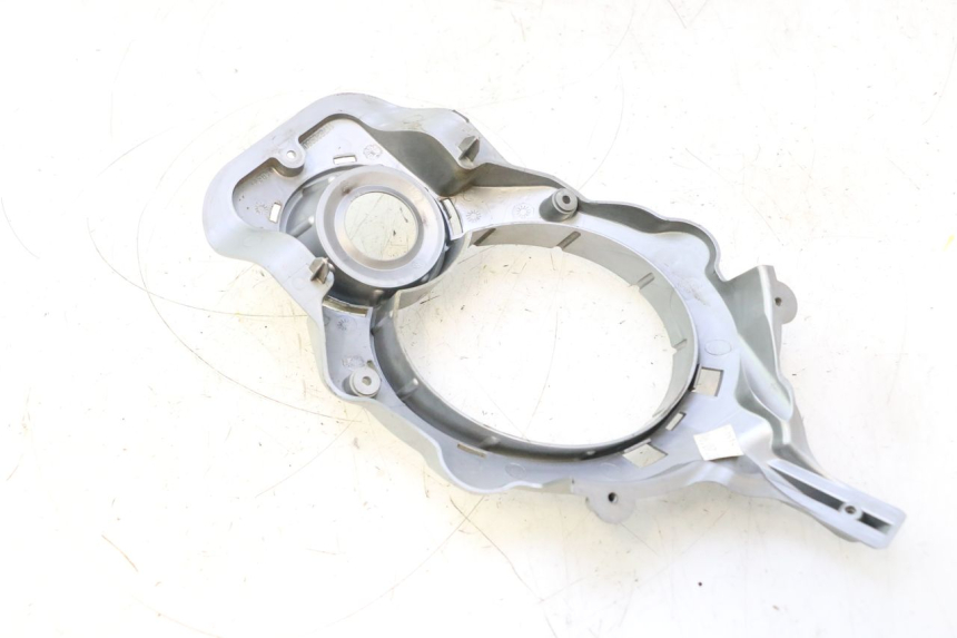 photo de JONCTION CARENAGE AVANT PEUGEOT LUDIX PRO 2T 50 (2010 - 2017) - Zoom état d’usage