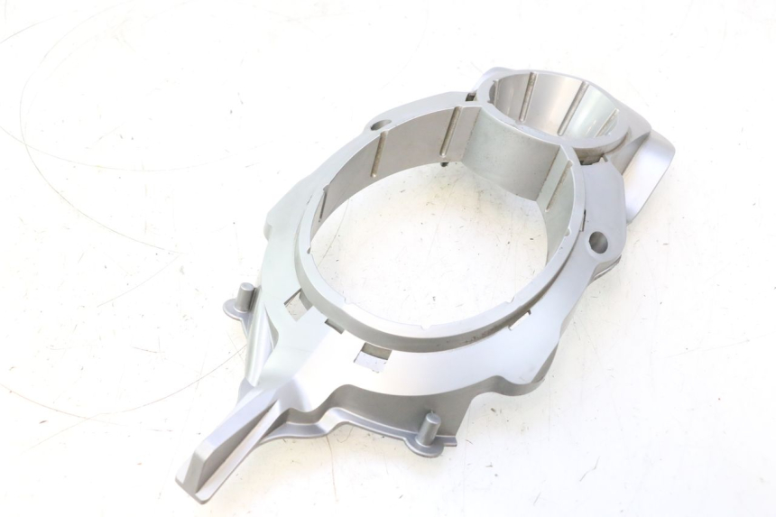 photo de JONCTION CARENAGE AVANT PEUGEOT LUDIX PRO 2T 50 (2010 - 2017) - Gros plan technique