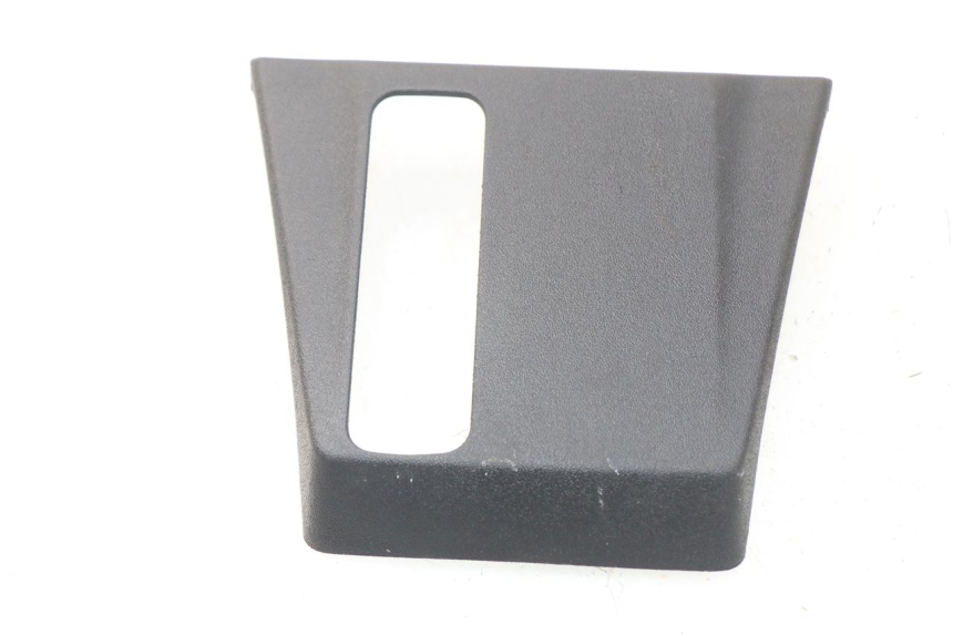 photo de JONCTION CARENAGE AVANT PIAGGIO MP3 HPE 500 (2019 - 2022)