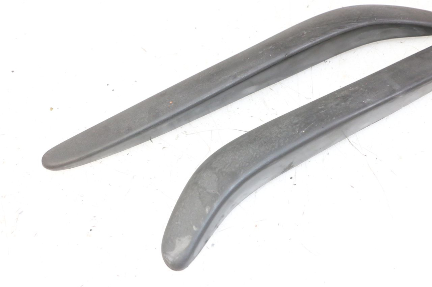 photo de JONCTION CARENAGE AVANT APRILIA SCARABEO GT TOURING 125 (1999 - 2005)